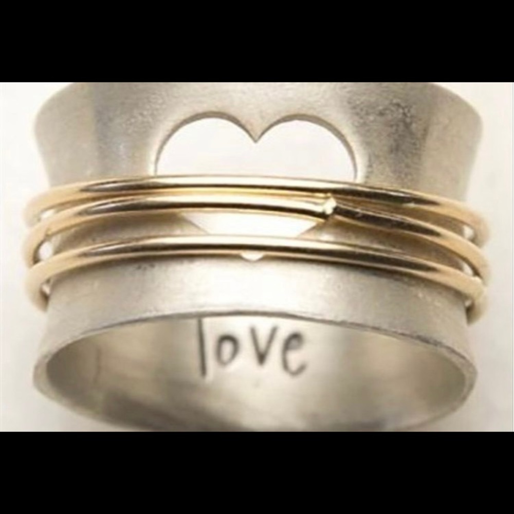 Two-tone heart ring